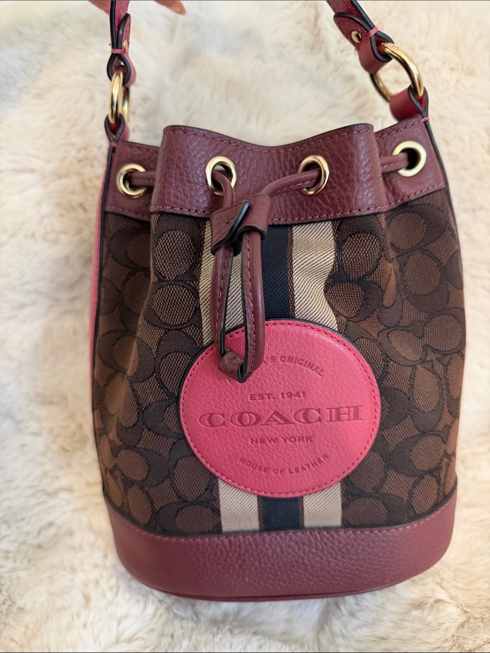 COACH Women's Signature Canvas Drawstring Bucket Bag - Burgundy/Pink